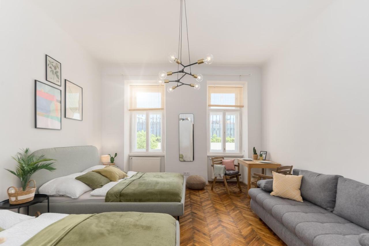 Apartment Double King Bed Home,netflix, Highspeed Wifi